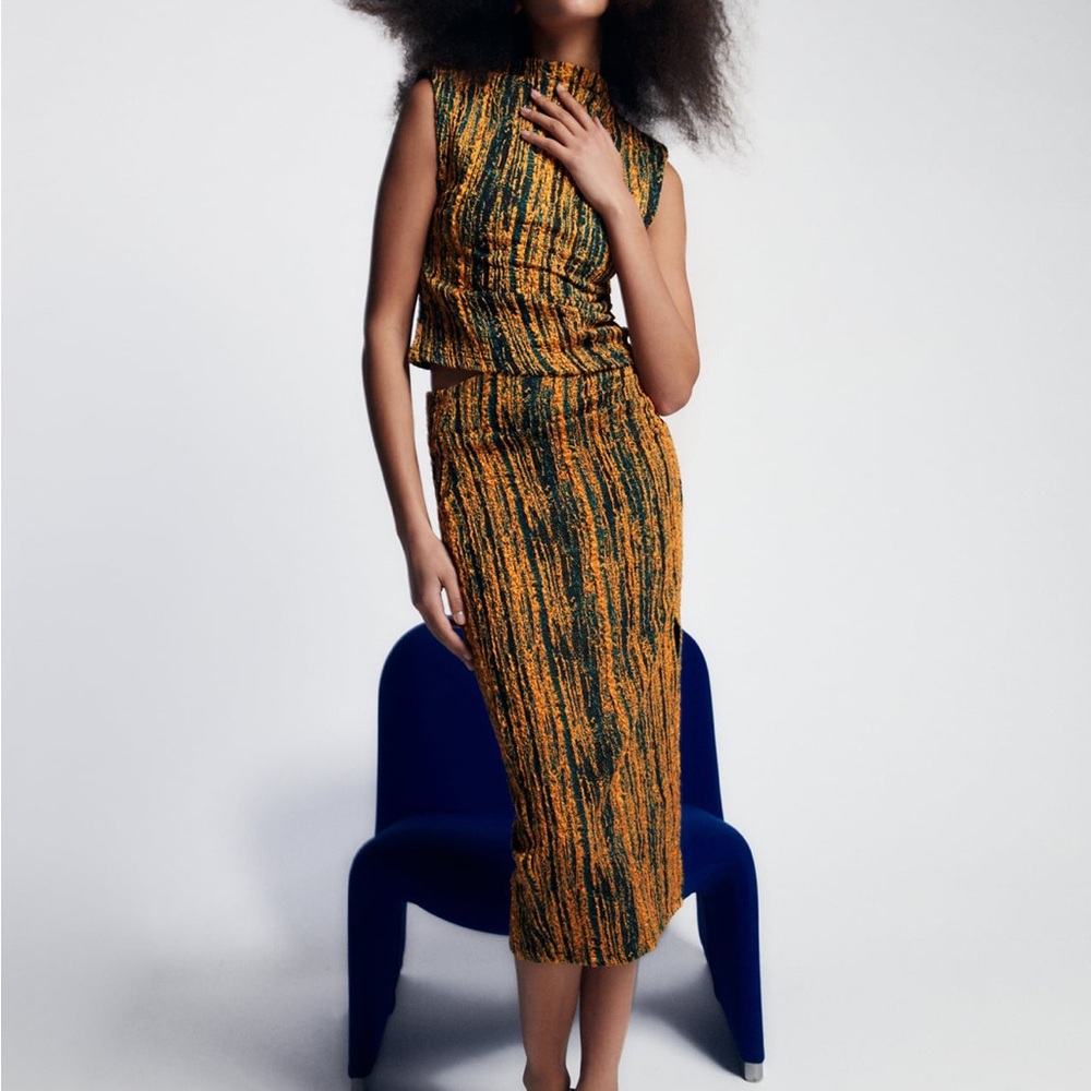 ZARA Two Piece Set - Picture 2 of 8